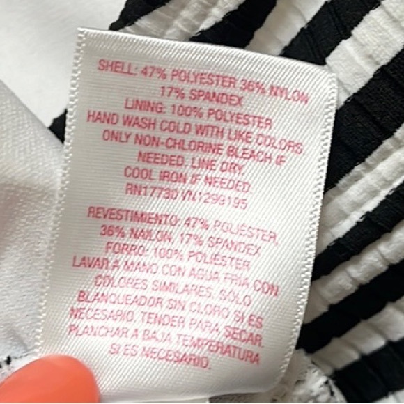 Last chance…Xhilaration Bikini Top Swimsuit Swim Black White Stripe L Large New - Picture 6 of 6